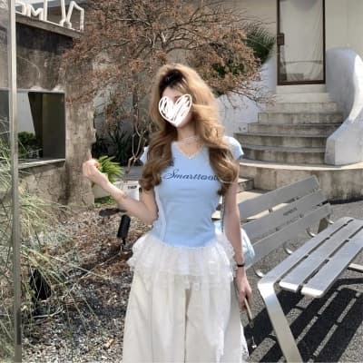 lace V-neck short-sleeved t-shirt for women, slim fit, off-the-shoulder top.