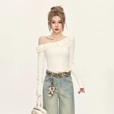 French-style lace design, gentle and elegant long-sleeved T-shirt